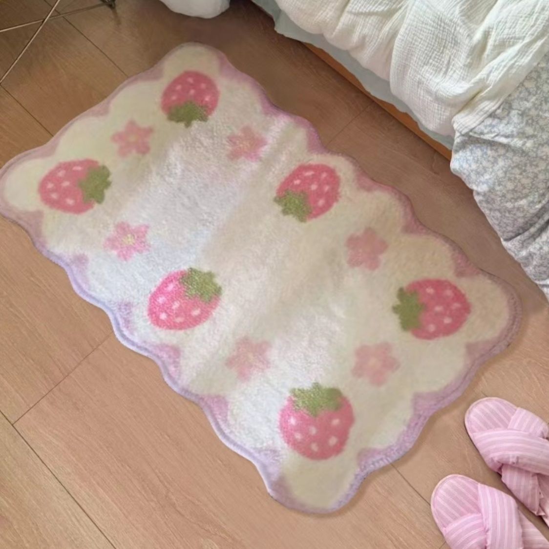 VIKAMA Sweet Strawberry Floor  – Zara Home Bathroom Rug recenzja i cena